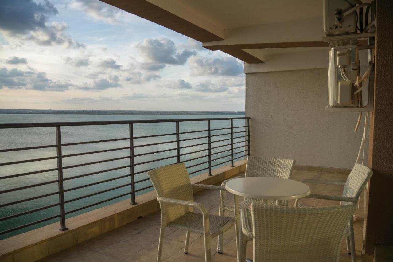 Boutique & * Mamaia